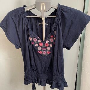 Aero‎ Navy Blue Floral Embroidered Women's Top size small seriously soft